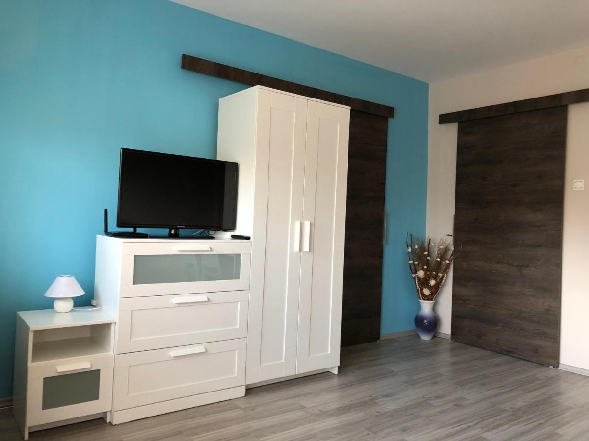 Happy Bunnies Apartman I - Gunarasfurdo Dombovar Exterior photo